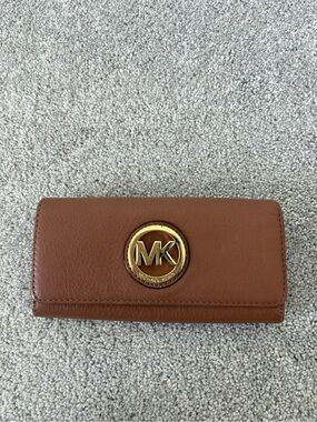 Michael Kors Tan Leather Trifold Wallet with Gold MK Emblem